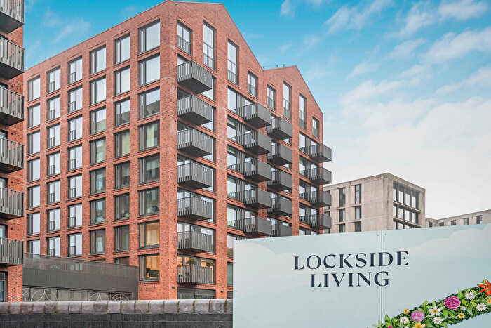 2 Bedroom Apartment To Rent In Glasswater Locks, Belmont Row, Birmingham, B4