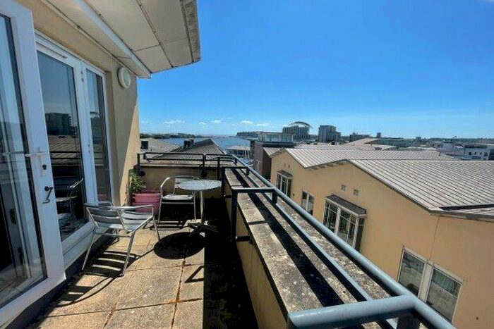 2 Bedroom Flat To Rent In Ocean Buildings, Cardiff, CF10