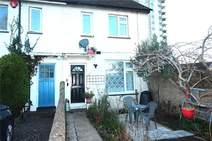3 Bedroom End Of Terrace House To Rent In Shepherd Street, Northfleet, Gravesend, Kent, DA11