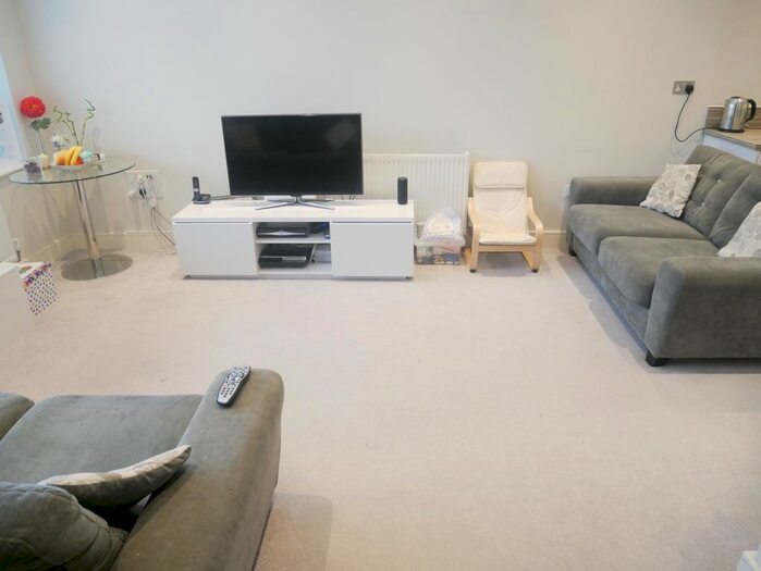 1 Bedroom Terraced House To Rent In Uxbridge Road, Hayes UB4