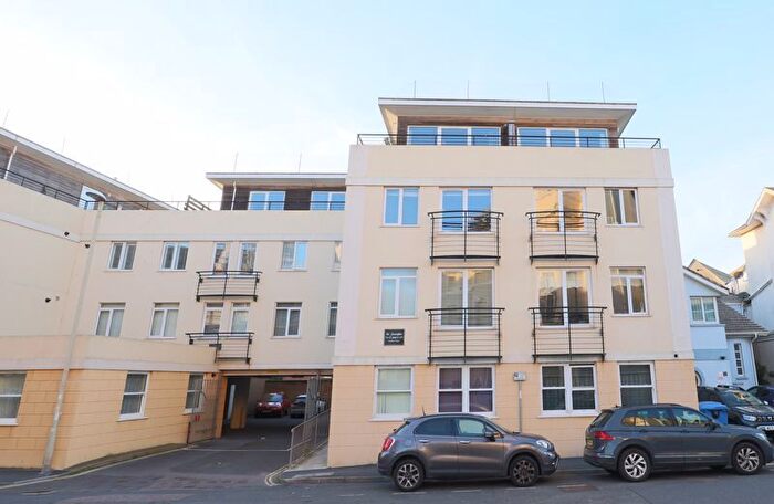 2 Bedroom Flat To Rent In Carlton Place, Teignmouth, TQ14