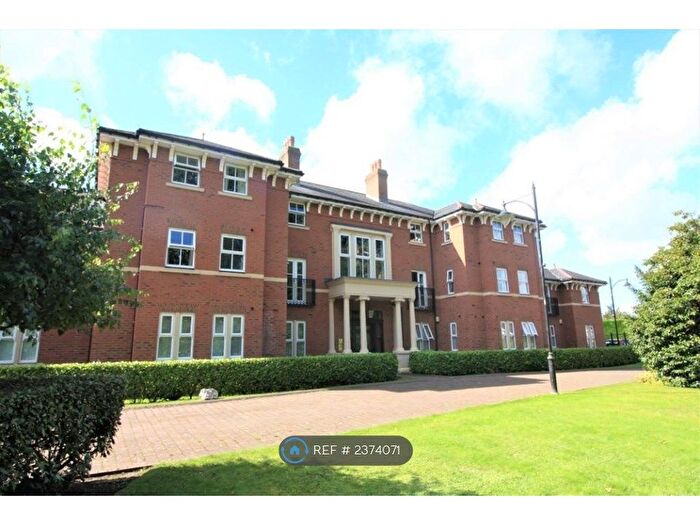 2 Bedroom Flat To Rent In The Beeches, Upton, Chester, CH2