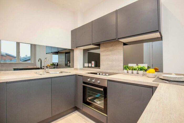 1 Bedroom Flat To Rent In Upperton Road, Eastbourne, BN21