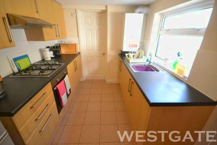 4 Bedroom Terraced House To Rent In Blenheim Road, University Area, RG1