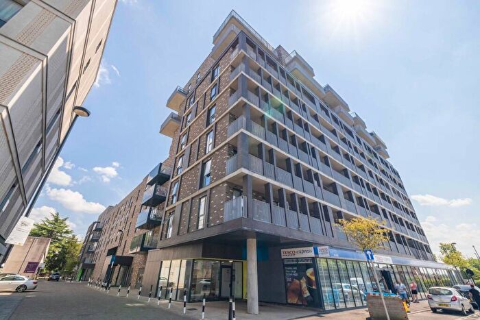 2 Bedroom Apartment For Sale In Windsor Road, Slough, SL1