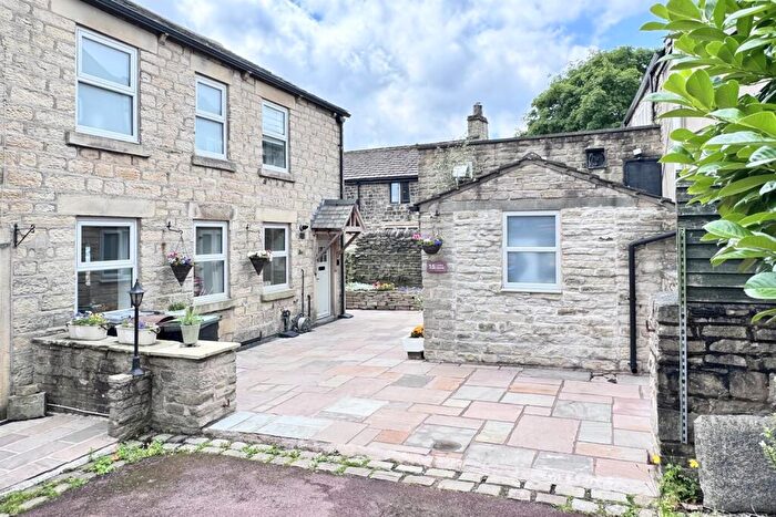 3 Bedroom End Of Terrace House For Sale In Lower Square, Tintwistle, Glossop, SK13