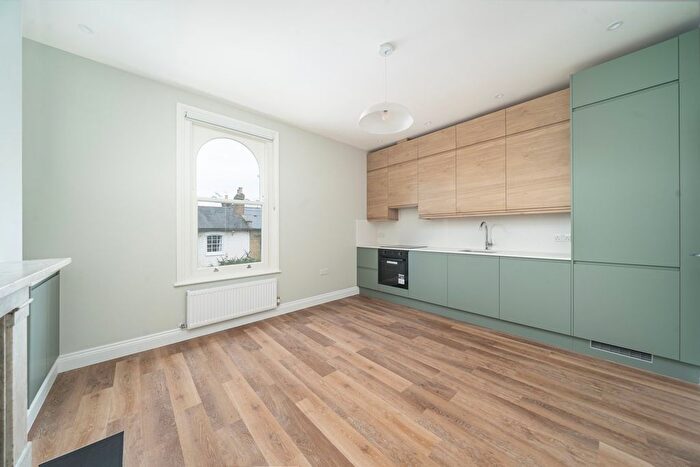 2 Bedroom Flat To Rent In Dalling Road, Brackenbury Village, Hammersmith, W6