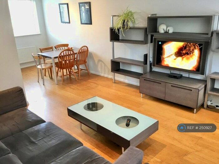 4 Bedroom Terraced House To Rent In Warren Road, Guildford, GU1