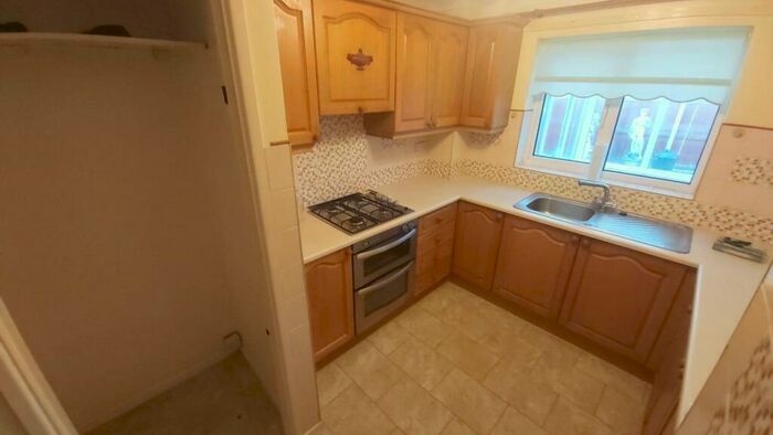 4 Bedroom Semi-Detached House To Rent In Swafield Street, Norwich, NR5
