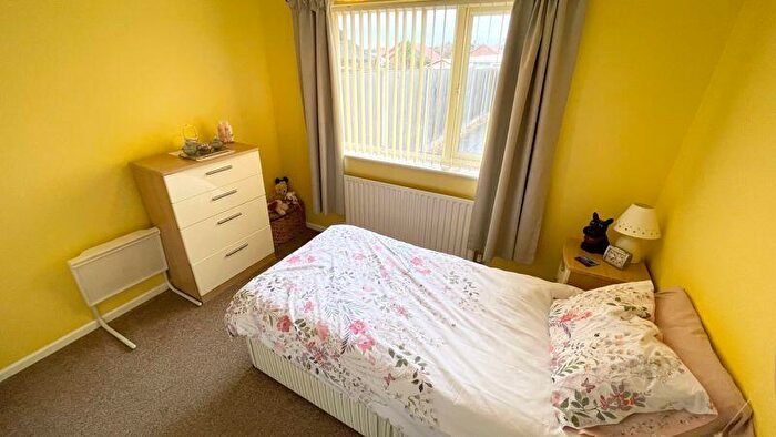 2 Bedroom Semi-Detached Bungalow For Sale In Woburn Avenue, Lincoln, LN1