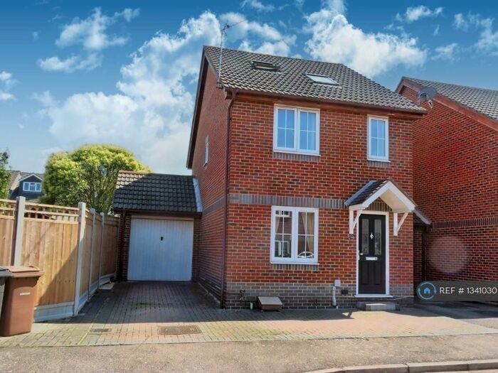 4 Bedroom Semi-Detached House To Rent In Gilbert Road, Grays, Essex, RM16
