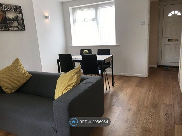 4 Bedroom End Of Terrace House To Rent In Hazel Crescent, Reading, RG2
