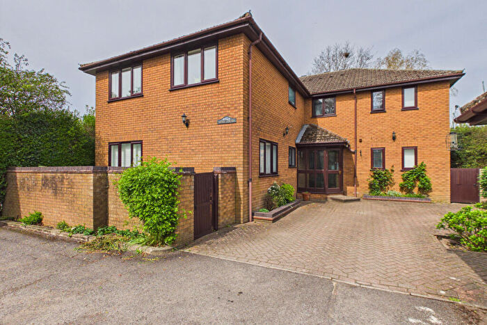 1 Bedroom Apartment For Sale In Shire Court, Adeyfield Road, HP2