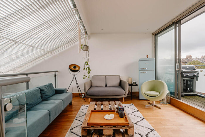 3 Bedroom Terraced House For Sale In Paradise Passage, London, N7