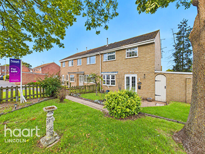 4 Bedroom End Of Terrace House For Sale In Glenarm Crescent, Lincoln, LN5