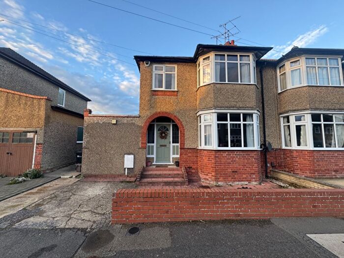 4 Bedroom Semi-detached House For Sale In Lynton Avenue, Kingsthorpe, NN2