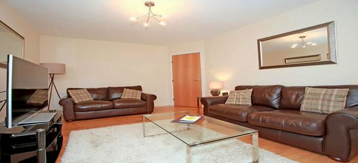 2 Bedroom Flat To Rent In Shaw Crescent, First Floor, AB25