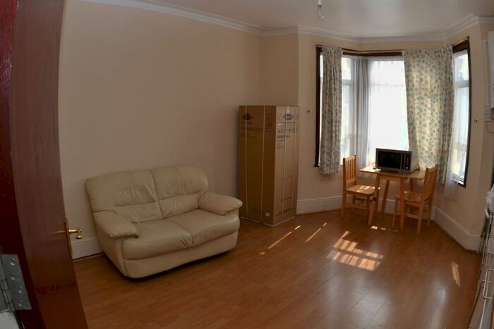 1 Bedroom Flat To Rent In Argyle Road, Ilford, IG1