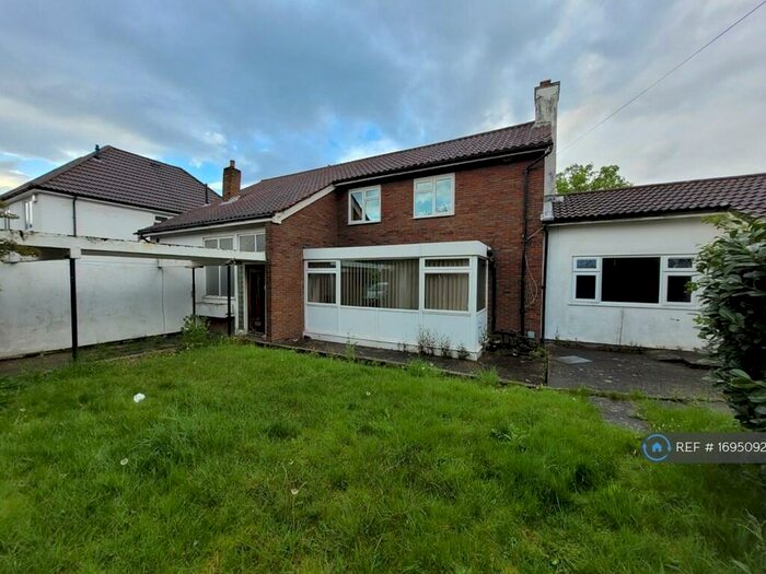 3 Bedroom Detached House To Rent In Greenways, Surrey, KT10