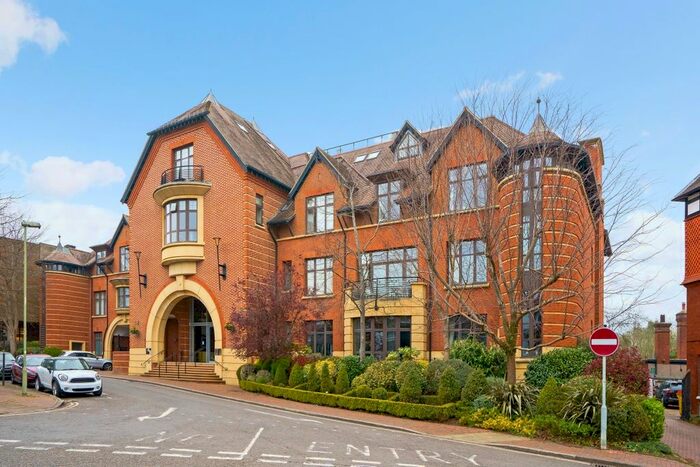 1 Bedroom Flat To Rent In Station Road, Henley-On-Thames, RG9