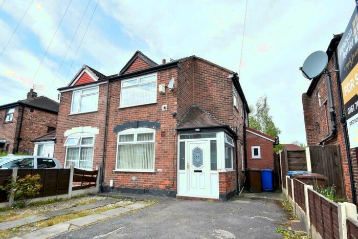 3 Bedroom Semi-Detached House To Rent In Newington Avenue, Manchester, M8