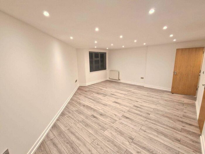 1 Bedroom Apartment To Rent In Long Acre, SE28