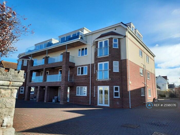 2 Bedroom Flat To Rent In St. Lukes, Rhos On Sea, Colwyn Bay, LL28