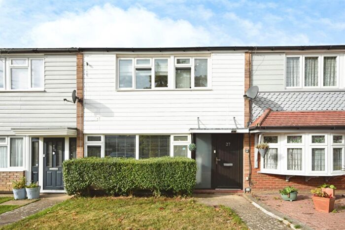 3 Bedroom Terraced House For Sale In Jermayns, Basildon, SS15