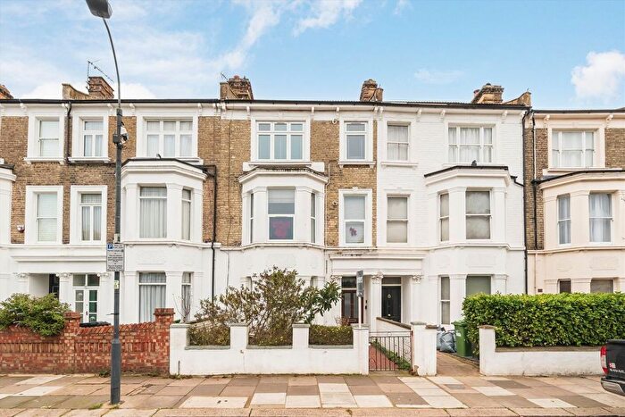 1 Bedroom Flat To Rent In Percy Road, Shepherds Bush, W12