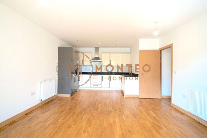 2 Bedroom Flat For Sale In William Mundy Way, Dartford, DA1