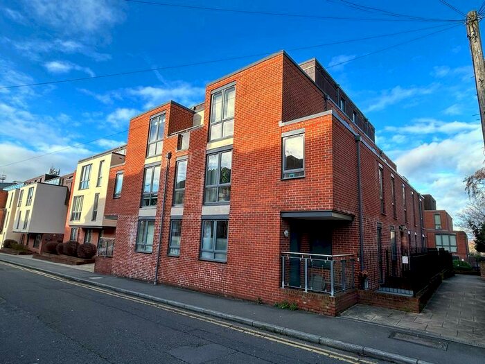 2 Bedroom Apartment To Rent In Printing House Square, GU1