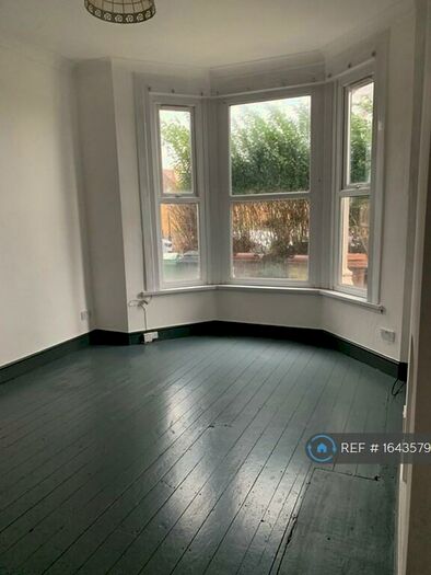 1 Bedroom Flat To Rent In Brewster Road, London, E10