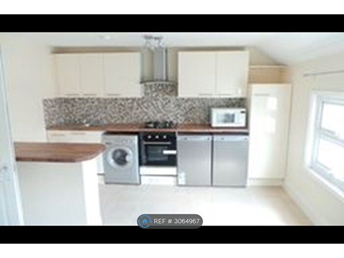 1 Bedroom Flat To Rent In Oaklands, Reading, RG1