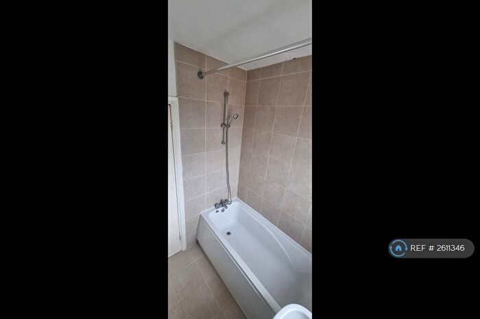 2 Bedroom End Of Terrace House To Rent In Bedford, Bedford, MK42