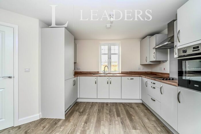 3 Bedroom End Of Terrace House To Rent In Willowsway Road, Bedford, MK42