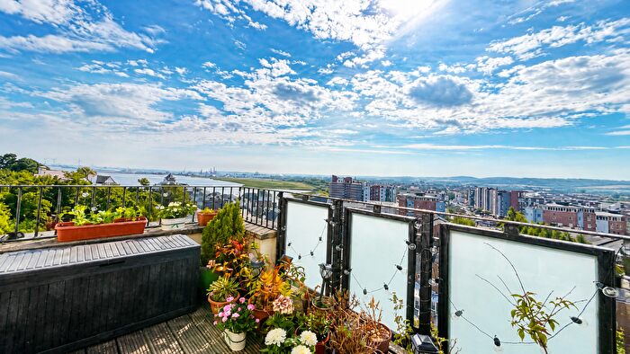 3 Bedroom Flat To Rent In Woodacre, Portishead, Bristol, Somerset, BS20