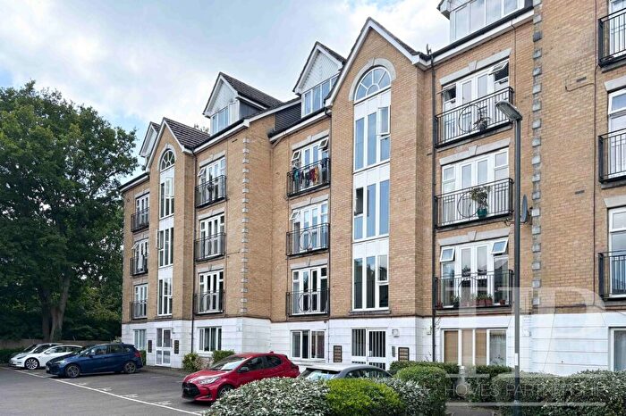 2 Bedroom Apartment To Rent In Beverley Mews, Crawley, RH10