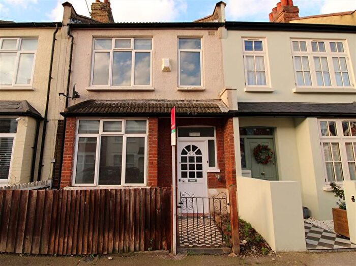 3 Bedroom Terraced House To Rent In Willow Vale, Shepherds Bush, W12