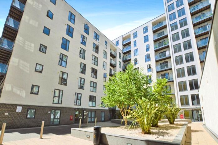 1 Bedroom Apartment To Rent In Guildford Road, Woking, Surrey, GU22