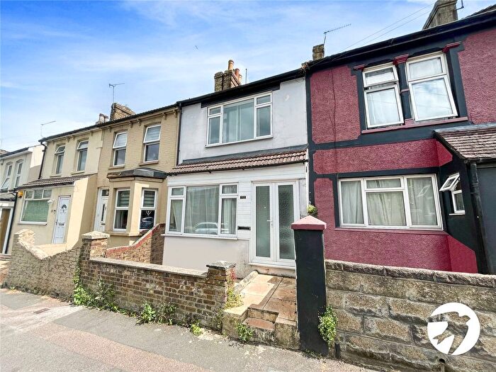3 Bedroom Terraced House To Rent In Windmill Road, Gillingham, Kent, ME7