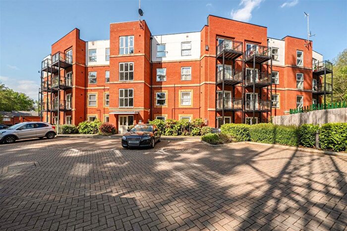 2 Bedroom Flat For Sale In Edrich Grange, Crowthorne, Berkshire, RG45