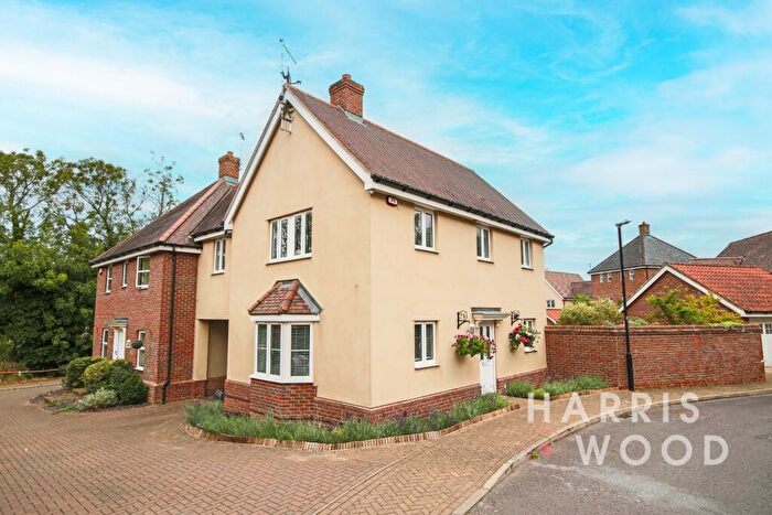 4 Bedroom Link Detached House For Sale In Samuel Courtauld Avenue, Braintree, Essex, CM7