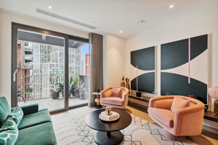 2 Bedroom Flat To Rent In Legacy Building, Viaduct Gardens, SW11