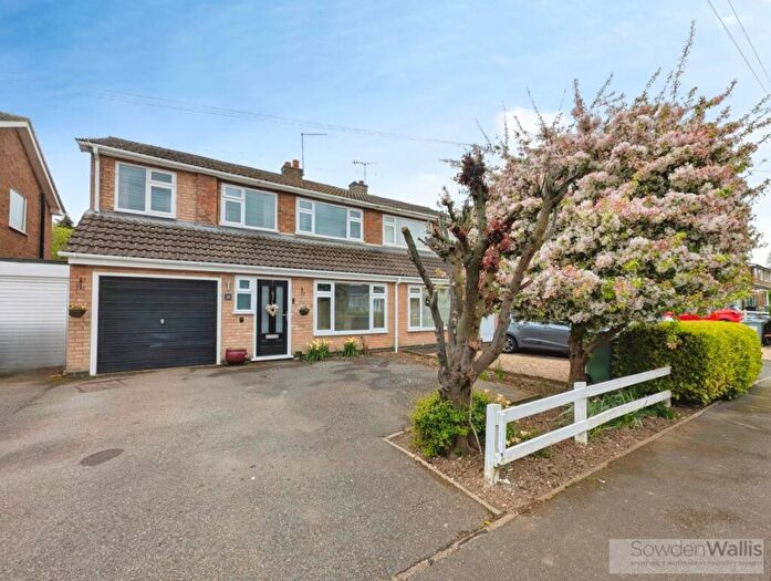 5 Bedroom Semi Detached House For Sale In Chatsworth Road, Stamford, PE9