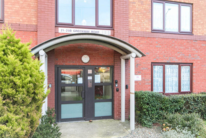 2 Bedroom Apartment To Rent In Greenway Road, Tranmere, CH42