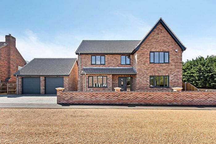 4 Bedroom Detached House For Sale In Orchard House, Fieldings Drive, Yaxham, NR19