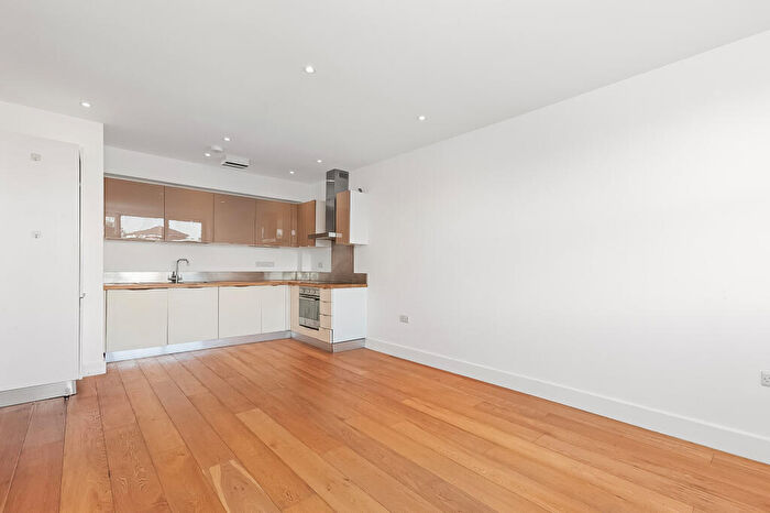 1 Bedroom Flat For Sale In Croydon Road, BR3