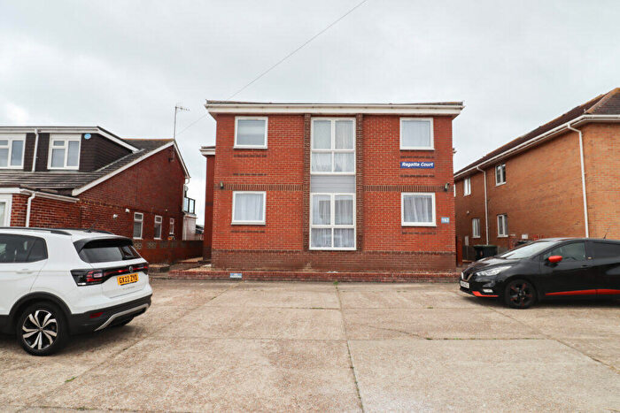 2 Bedroom Flat For Sale In Southwood Road, Hayling Island, PO11