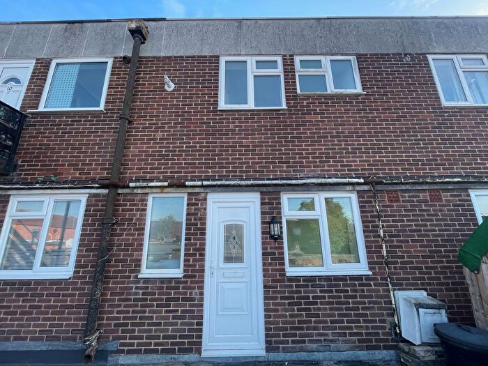 2 Bedroom Flat To Rent In A Water Lane, Southampton, SO40