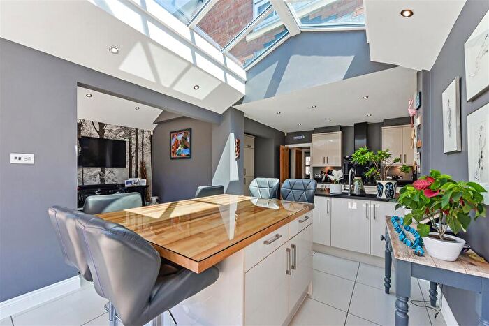 4 Bedroom Detached House For Sale In Balmoral Road, Andover, SP10